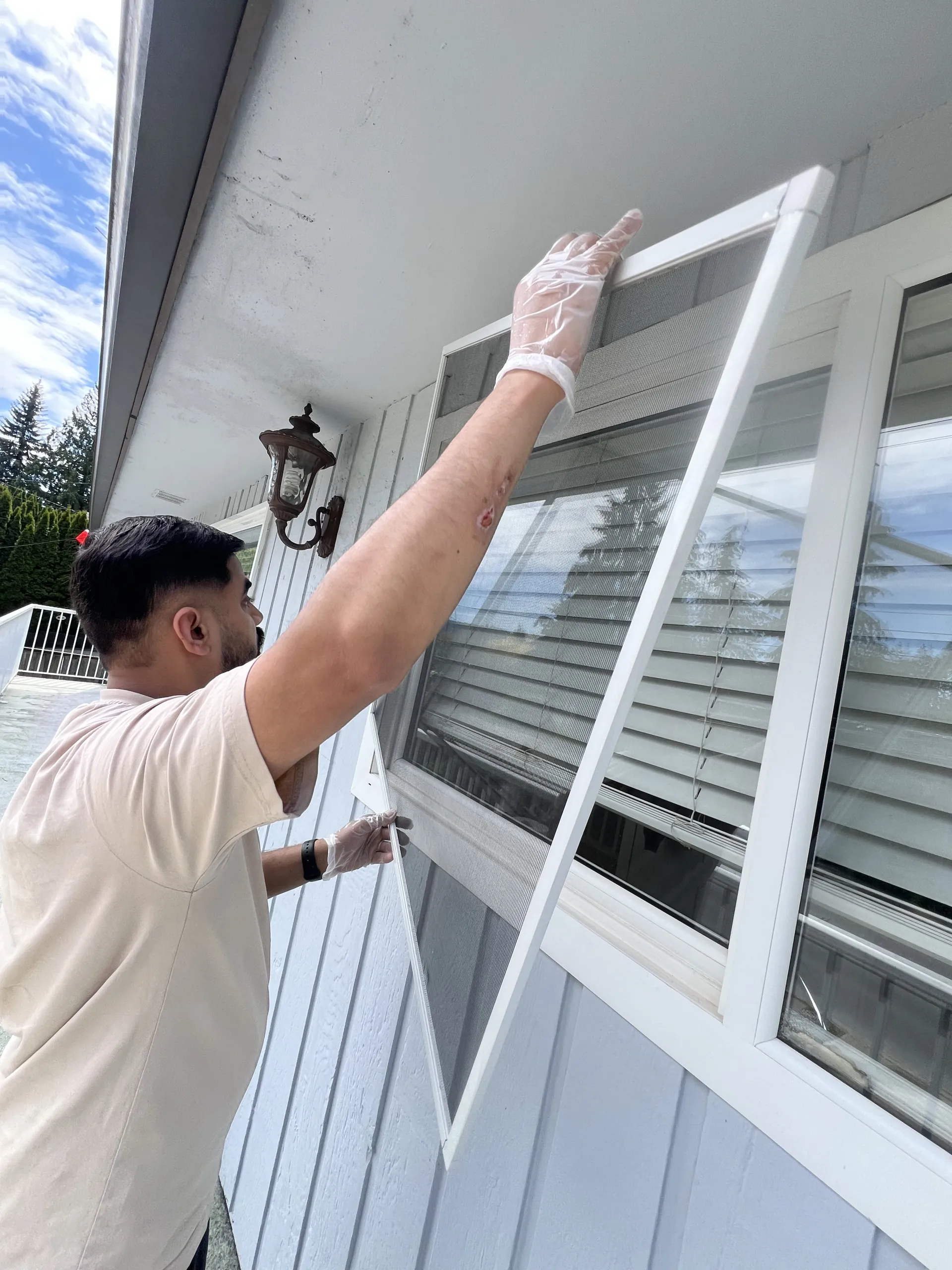 Streak-free residential window cleaning | Greater Vancouver