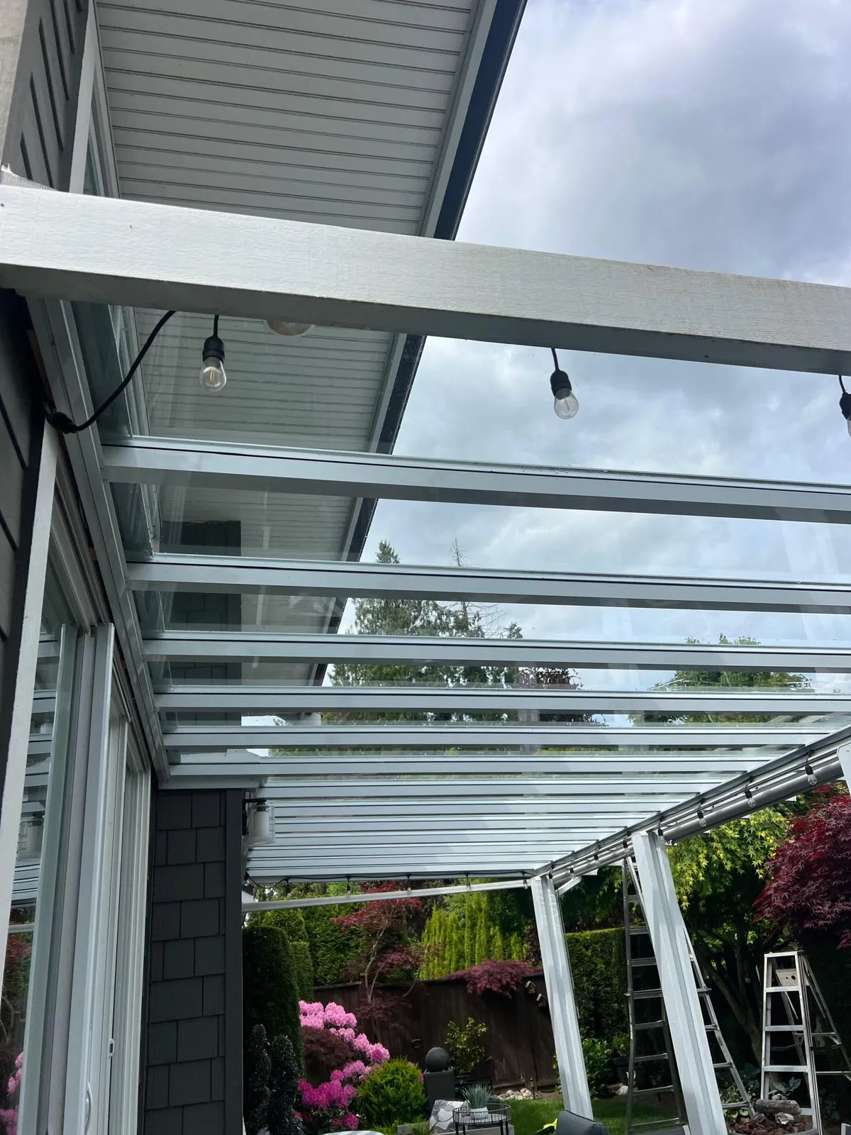 get streak free windows with kiwi cleaners as they use tucker brand products and full DI system